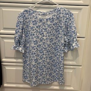 Crown & Ivy NWT
Medium Blue & White Knit Top